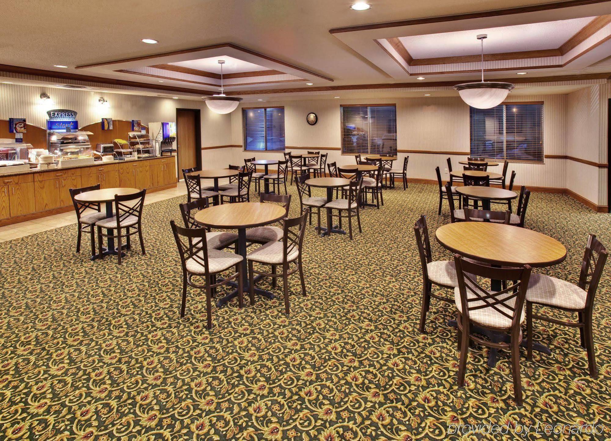 Holiday Inn Express Hotel & Suites Bellevue-Omaha Area By Ihg Екстериор снимка
